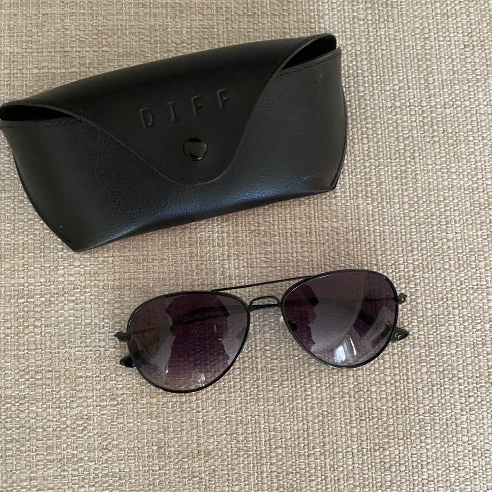 DIFF Aviator Sunglasses - never worn